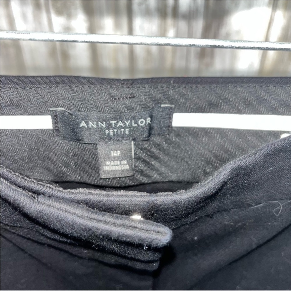 Ann Taylor Black Straight Leg Crop Pants - Picture 5 of 5